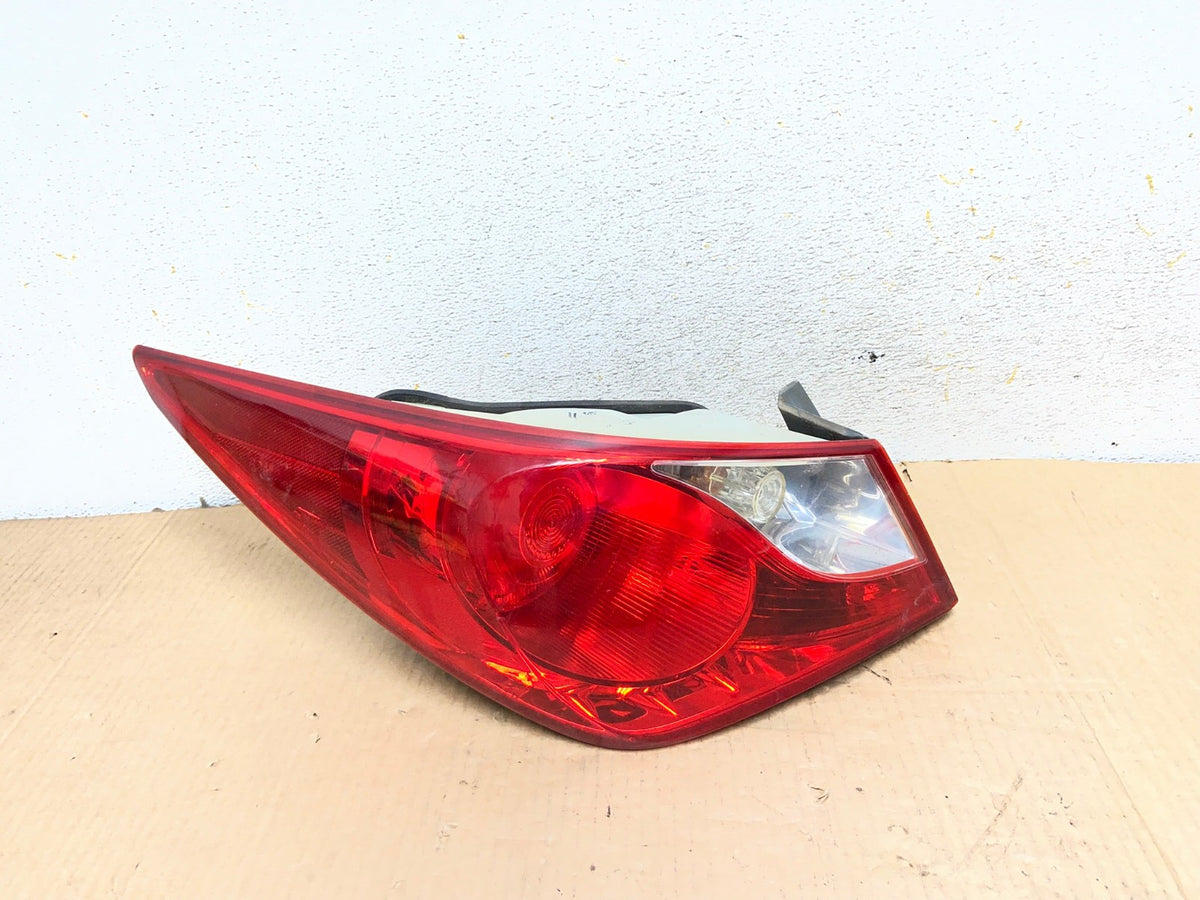 2011 2012 2013 Hyundai Sonata Left Driver LH Side Tail Light AI7805 LK0