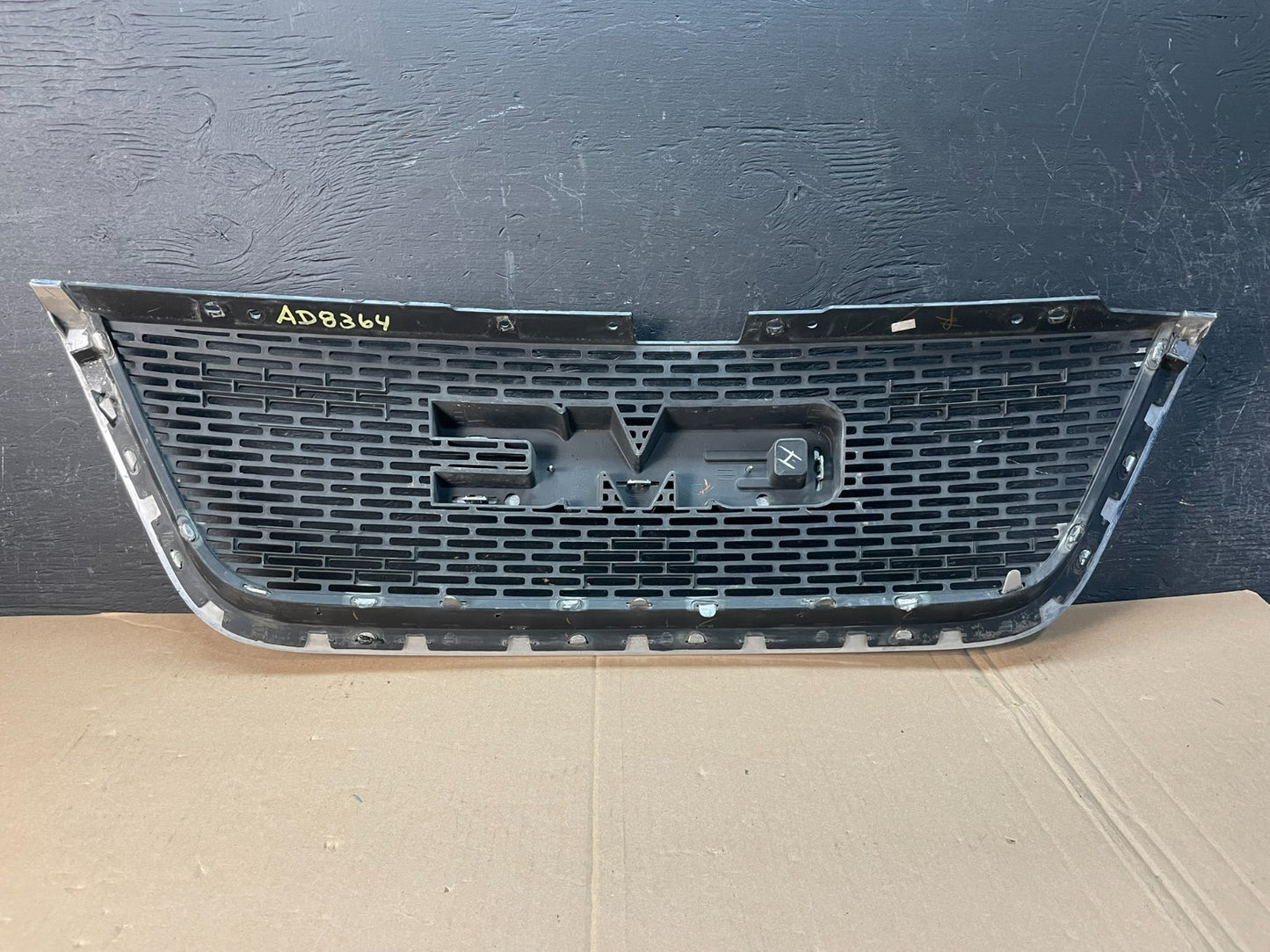 2007 to 2012 GMC Acadia Front Upper Grill Grille AD8364 DG3