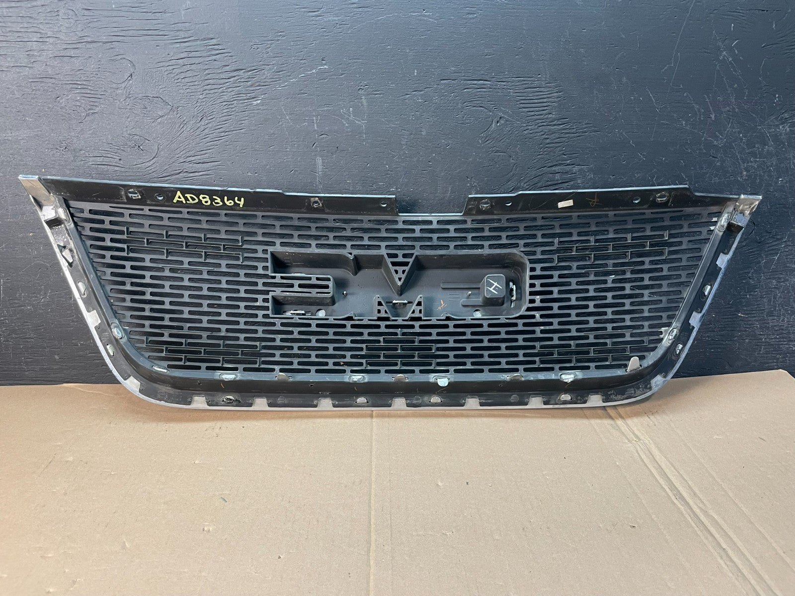 2007 to 2012 GMC Acadia Front Upper Grill Grille AD8364 DG3