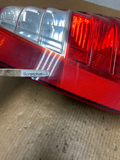 2007 2010 Hyundai Entourage Right Passenger RH Tail Light AE0343 LK3