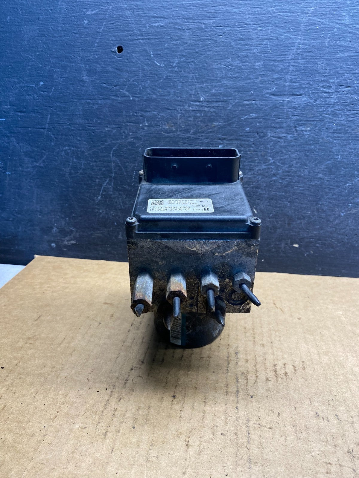 2009 Ford E-150 E150 E250 E350 ABS Anti-Lock Brake Pump Module AH7229 DW1