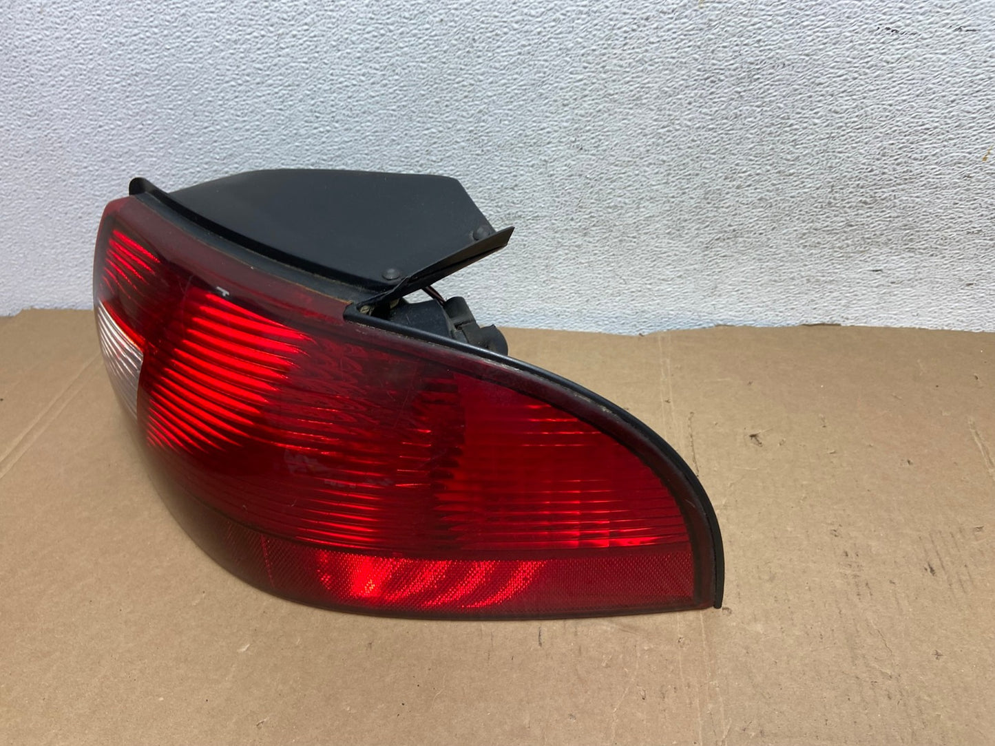 2000 - 2003 Mercury Sable Sedan Right Passenger Rh Side Tail Light AD7908 LK1