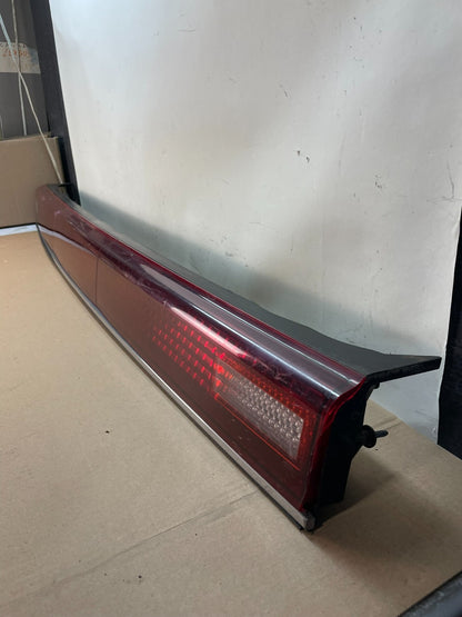 1990 to 1994 Lincoln Town Car Center Trunk Brake 3RD Tail Light AI3903 DG1
