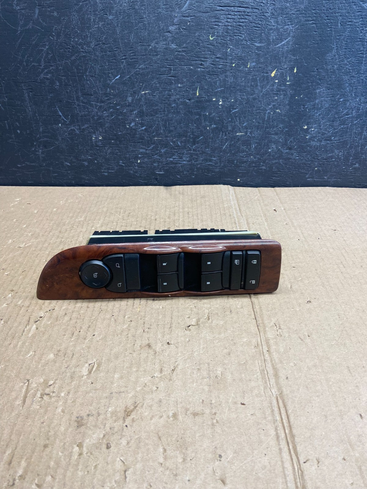 2007-2013 Chevy Suburban Tahoe Yukon Front Left Driver Window Switch AE3885 DG0