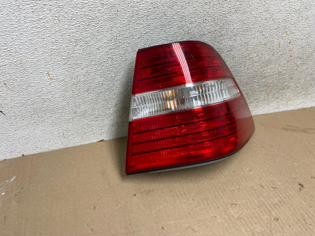 2004 to 2006 Lexus LS430 Right Passenger RH Side Tail Light AH6770 LK1