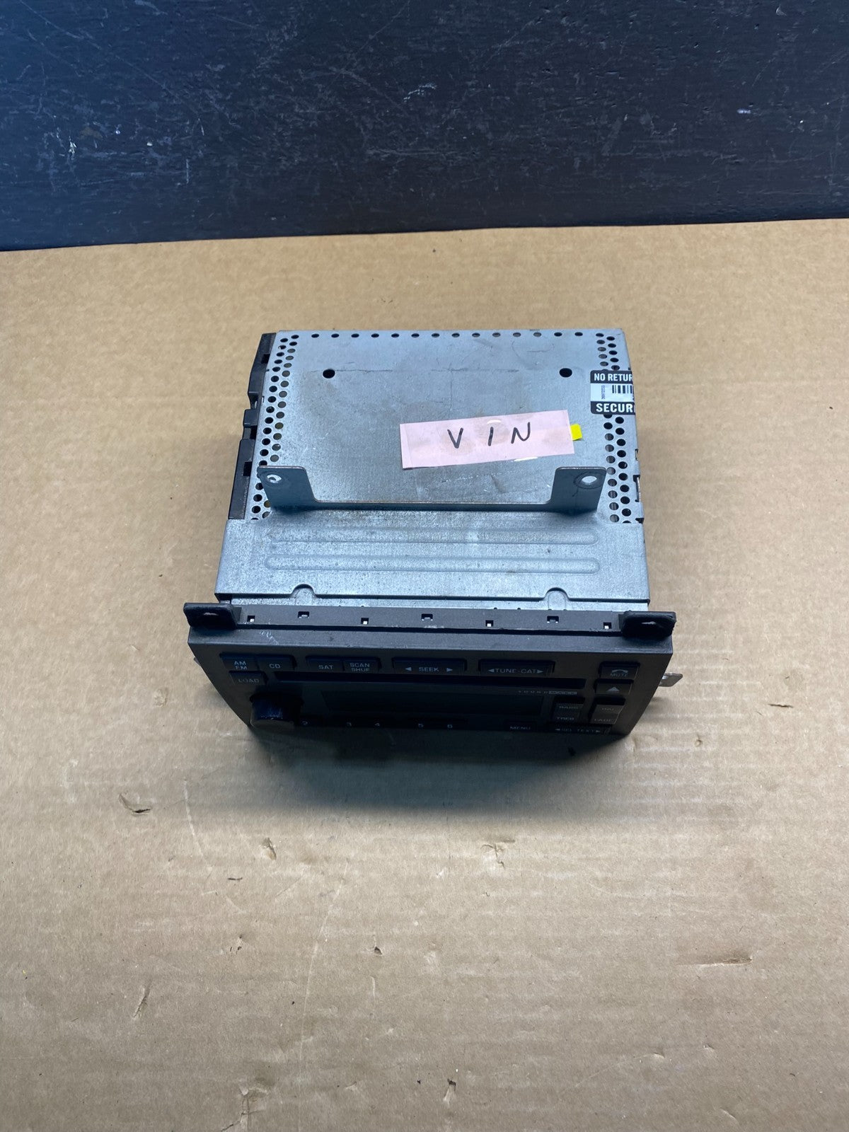2003 - 2011 Lincoln Town Car RDS AM/FM Radio Tape CD Player ac8057 DG3