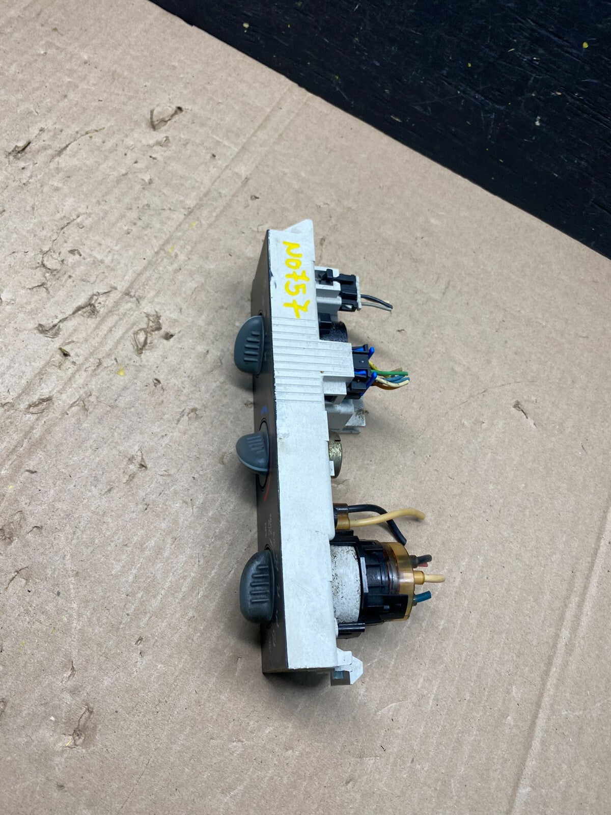 2001 - 2007 GMC Chevrolet Express 1500 Climate Control A/C N0757 DG3