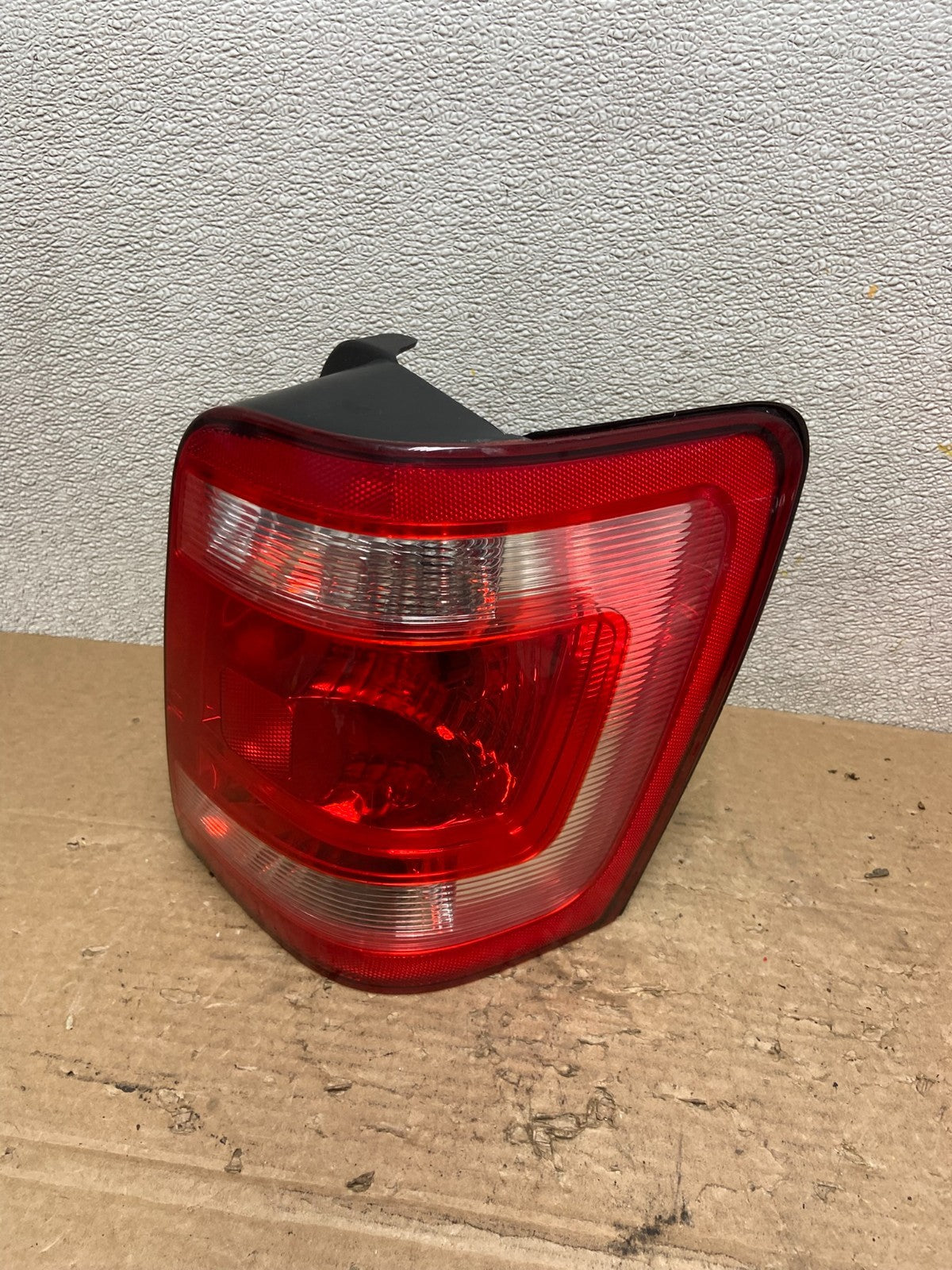 2008 to 2012 Ford Escape Right Passenger RH Side Tail Light AB4960 LK0