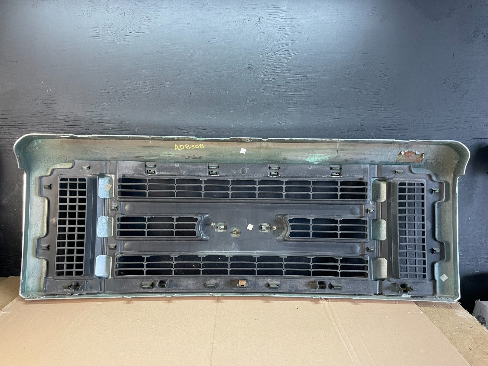 2008 to 2014 Ford Econoline E150 E250 Front Upper Chrome Grill Grille ad8308 DG4