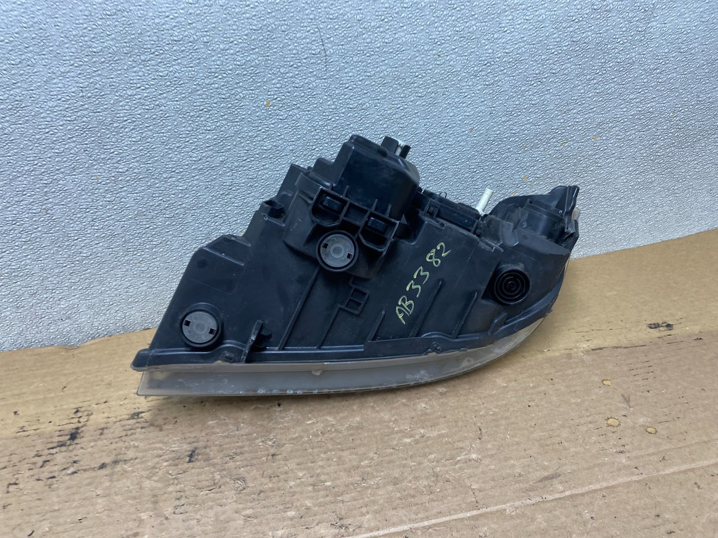 2009-2011 BMW 3 Series 328i 4/D Sedan Headlight Halogen Right Passenger AB3382 D6