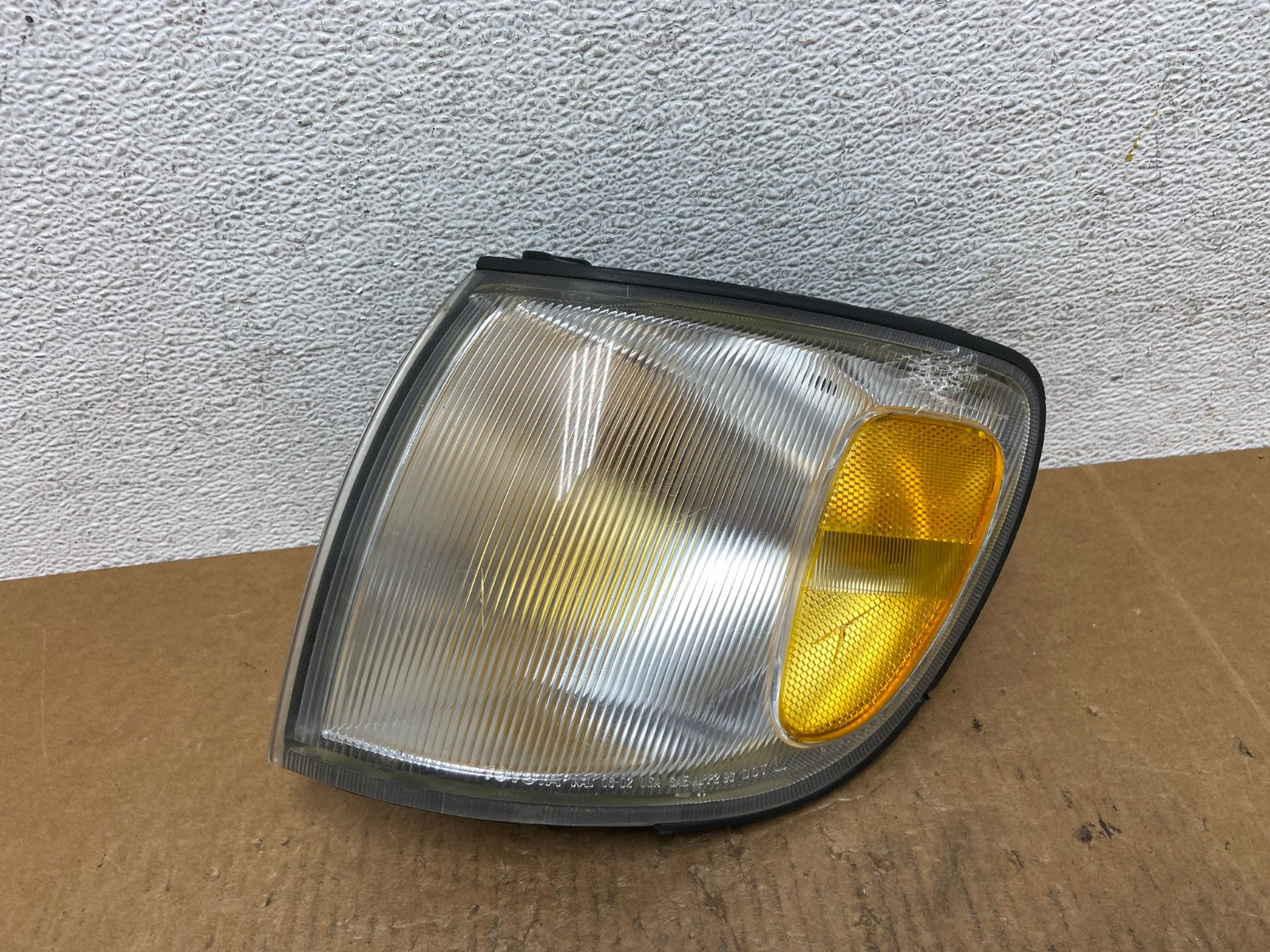 1998 to 2000 Toyota Sienna Left Driver Side Turn Signal Marker Lamp AE2745 LK0