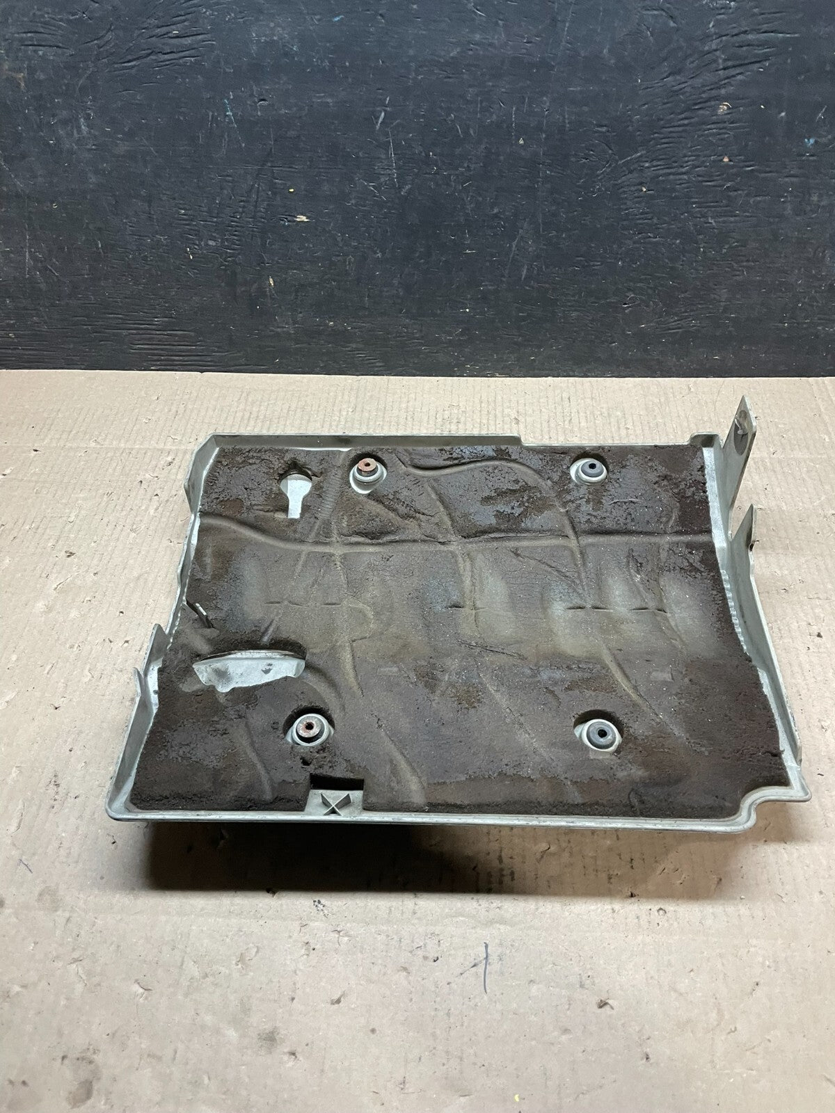 1996 1997 1998 Cadillac Deville Engine Cover OEM i7716 DG4