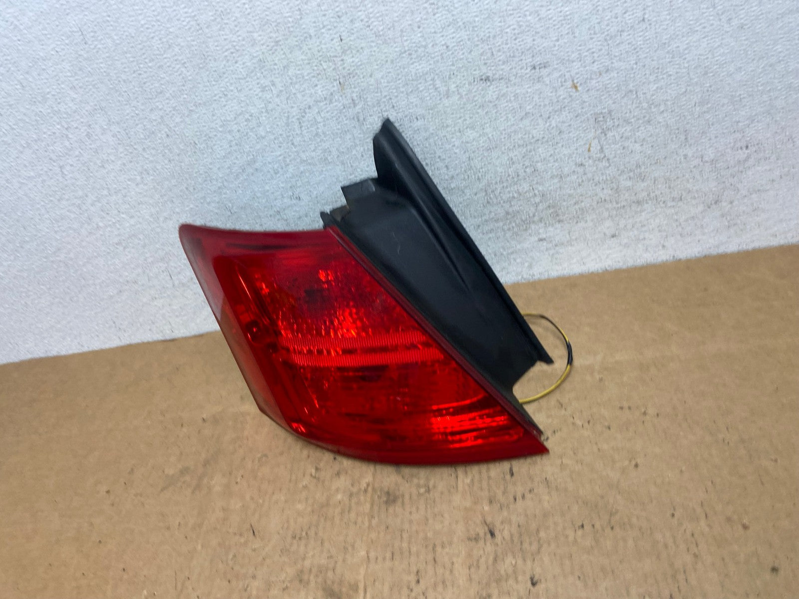2014 to 2018 Ford Taurus Interceptor Left Driver LH Tail Light AD4759 LK1