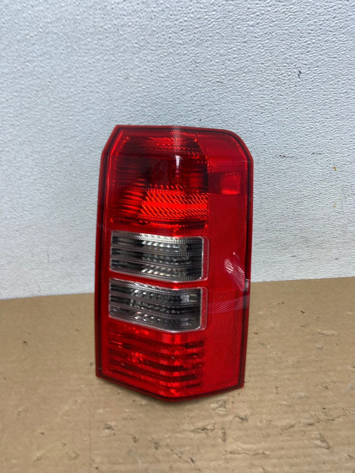 2008-2016 Jeep Patriot Right Passenger Rh Side Tail Light AD4118 LK0