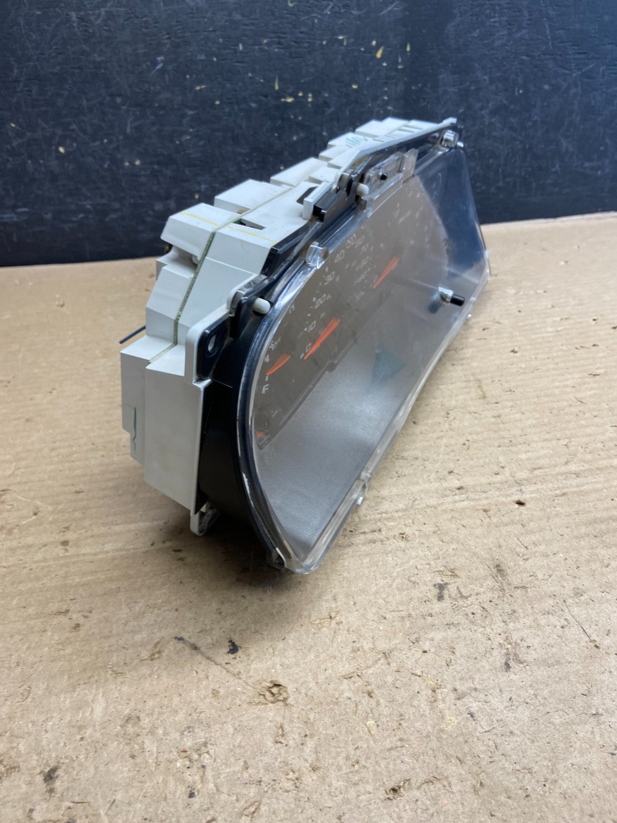 2000 2001 2002 Ford Expedition Speedometer Instrument Gauge Cluster AB9370 DG5