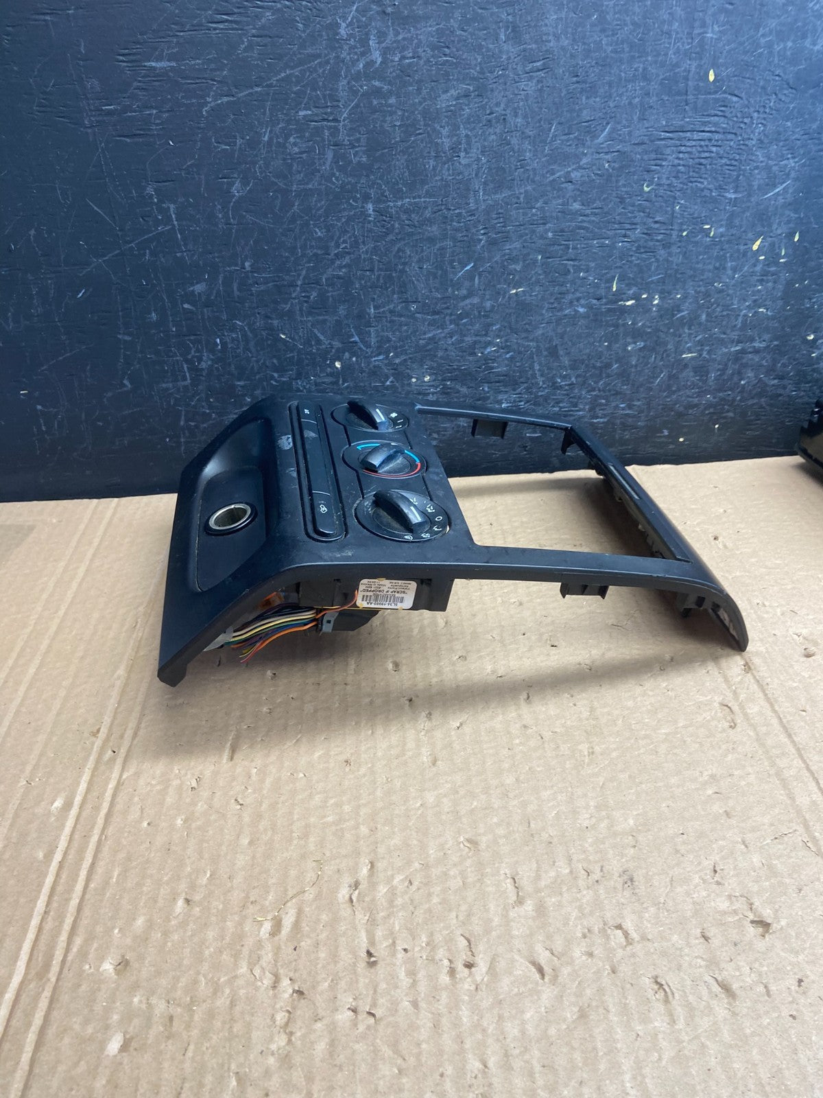 2004 to 2008 Ford F150 Radio Climate Dash Bezel Surround Black AF6255 DG2