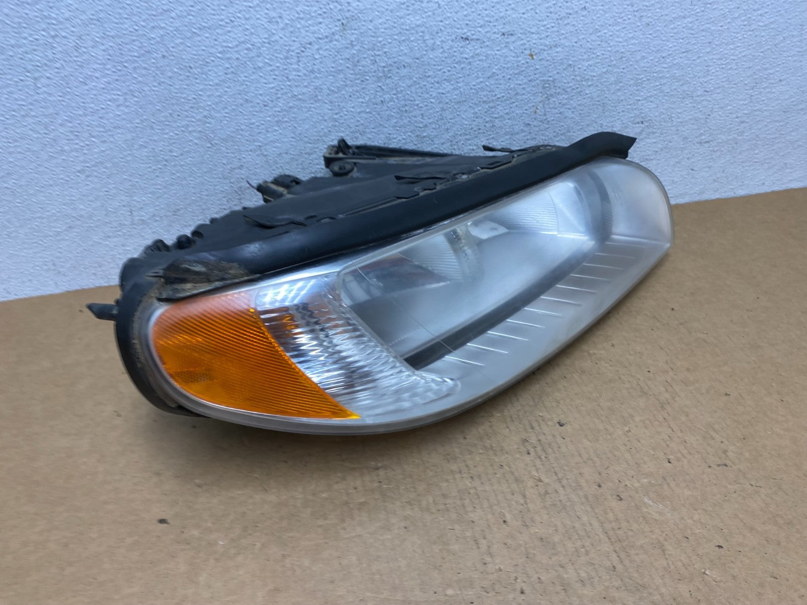 2008 to 2013 Volvo XC70 V70 S80 Right Passenger Side Halogen Headlight AD4603 DW2