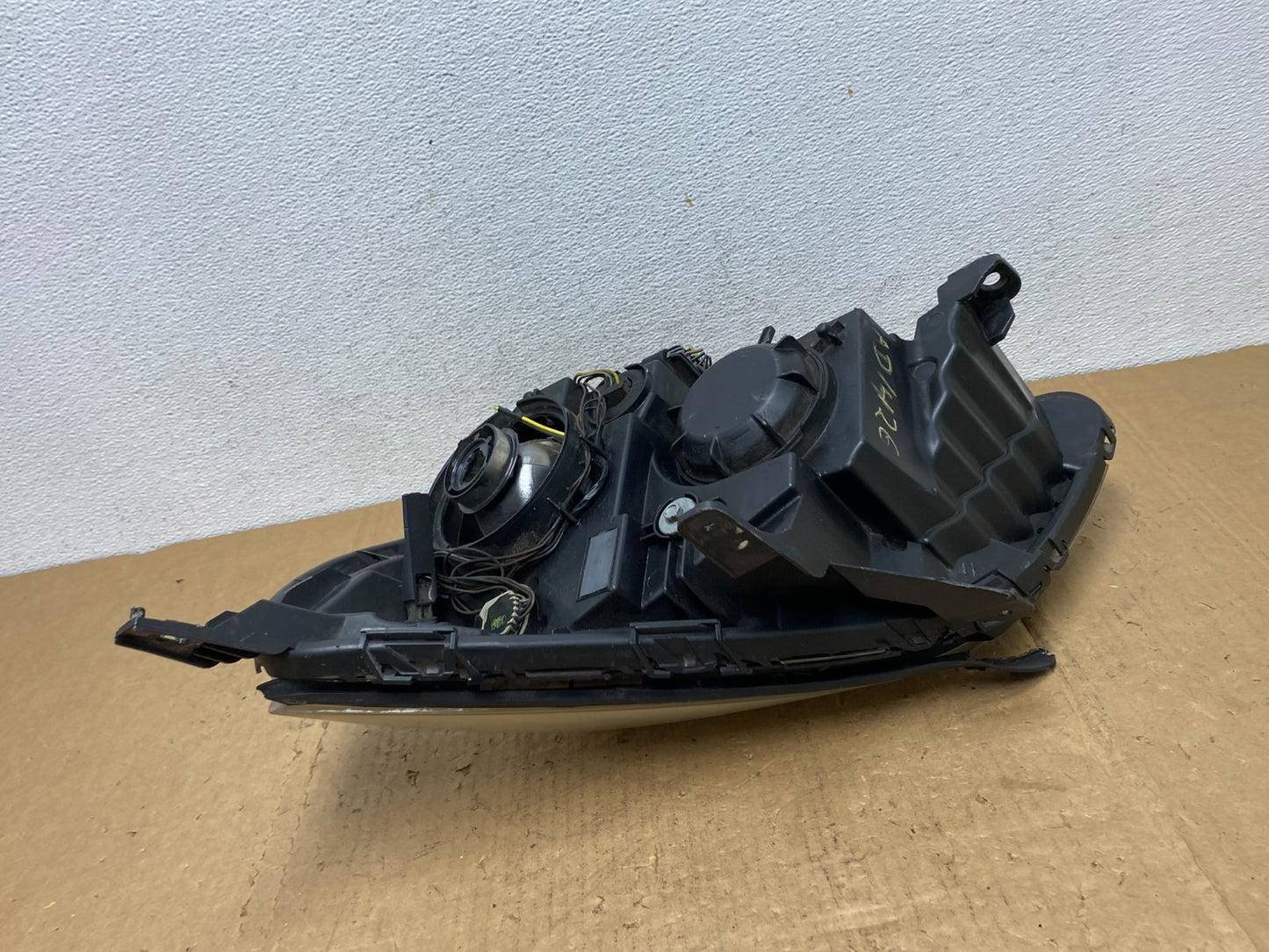 2010-2015 Chevrolet Equinox Right Passenger Halogen Projector Headlight AD14268