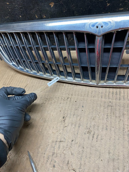 2000 to 2001 Infiniti i30 Front Upper Grill Grille OEM OEM u6421 DG6