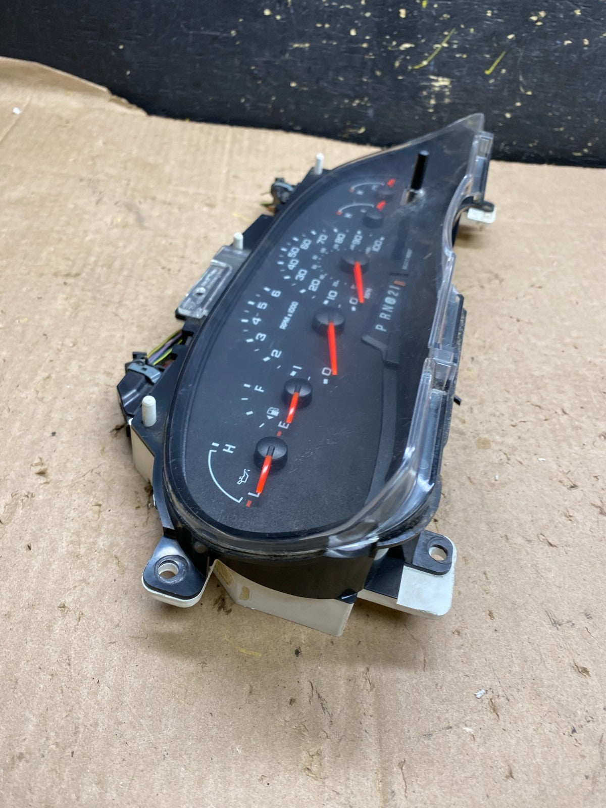 2006 Ford E350 Gauge Speedometer Cluster OEM z1777 DG2