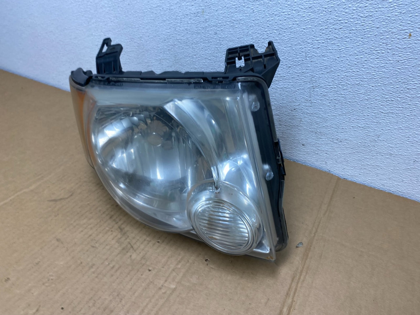 2008 to 2012 Ford Escape Headlight Right Passenger RH Side Halogen AC7523 DW1