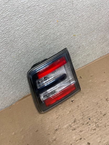 2013 to 2016 GMC Acadia Right Passenger RH Side Inner Tail Light AB0289 LK2