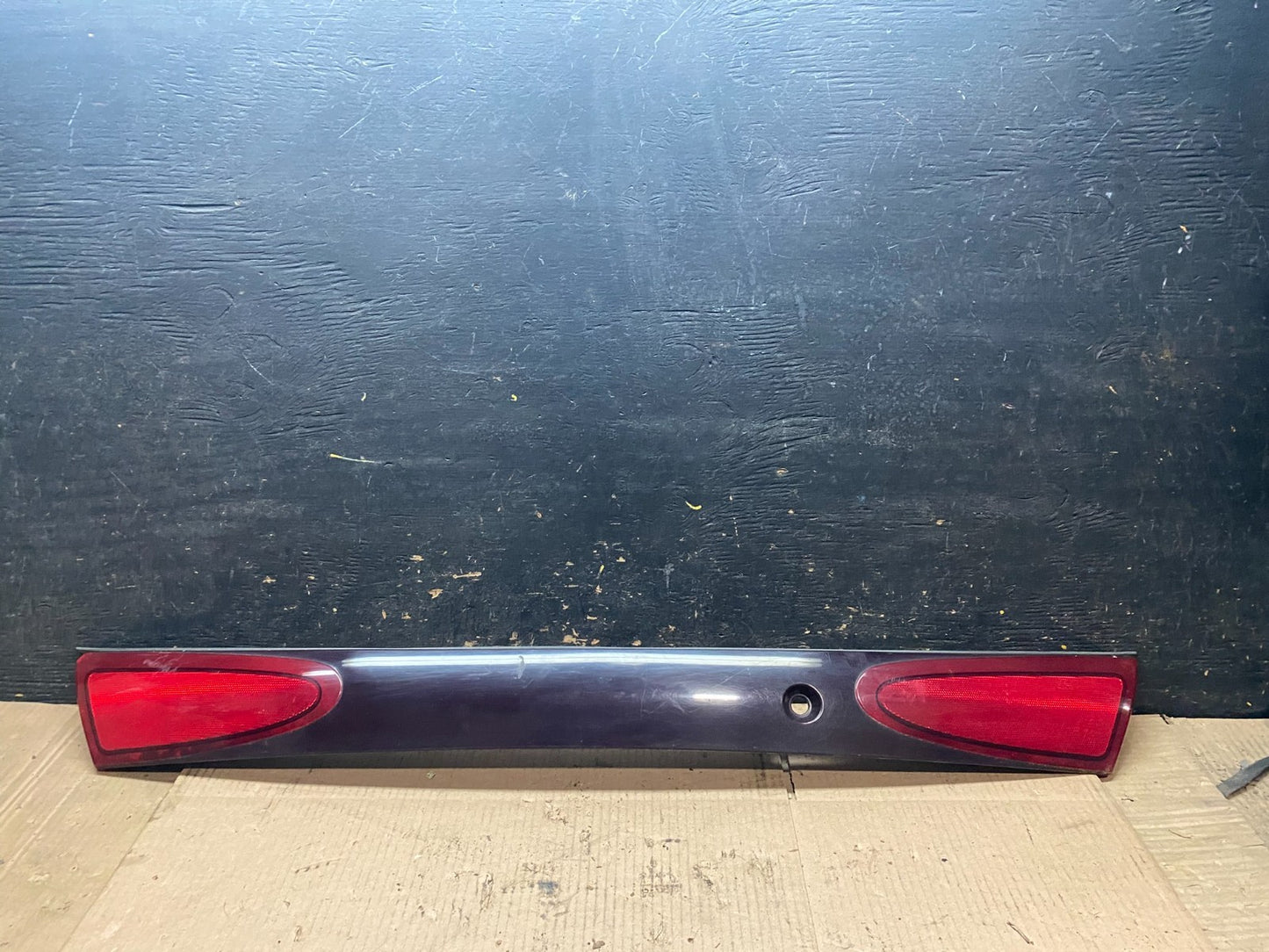 1998-2003 Ford Escort Sedan Rear Center Lid Mounted Tail Light w2625 DG0