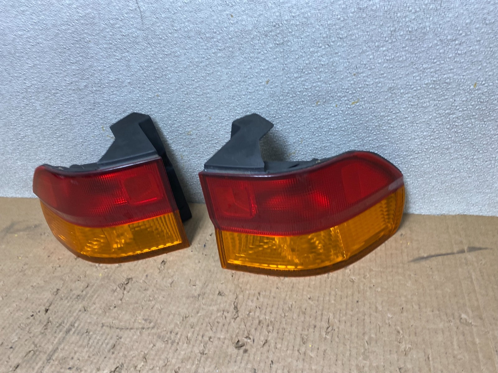 2002 2003 2004 Honda Odyssey Left+Right Side Tail Lights W5468 DW1