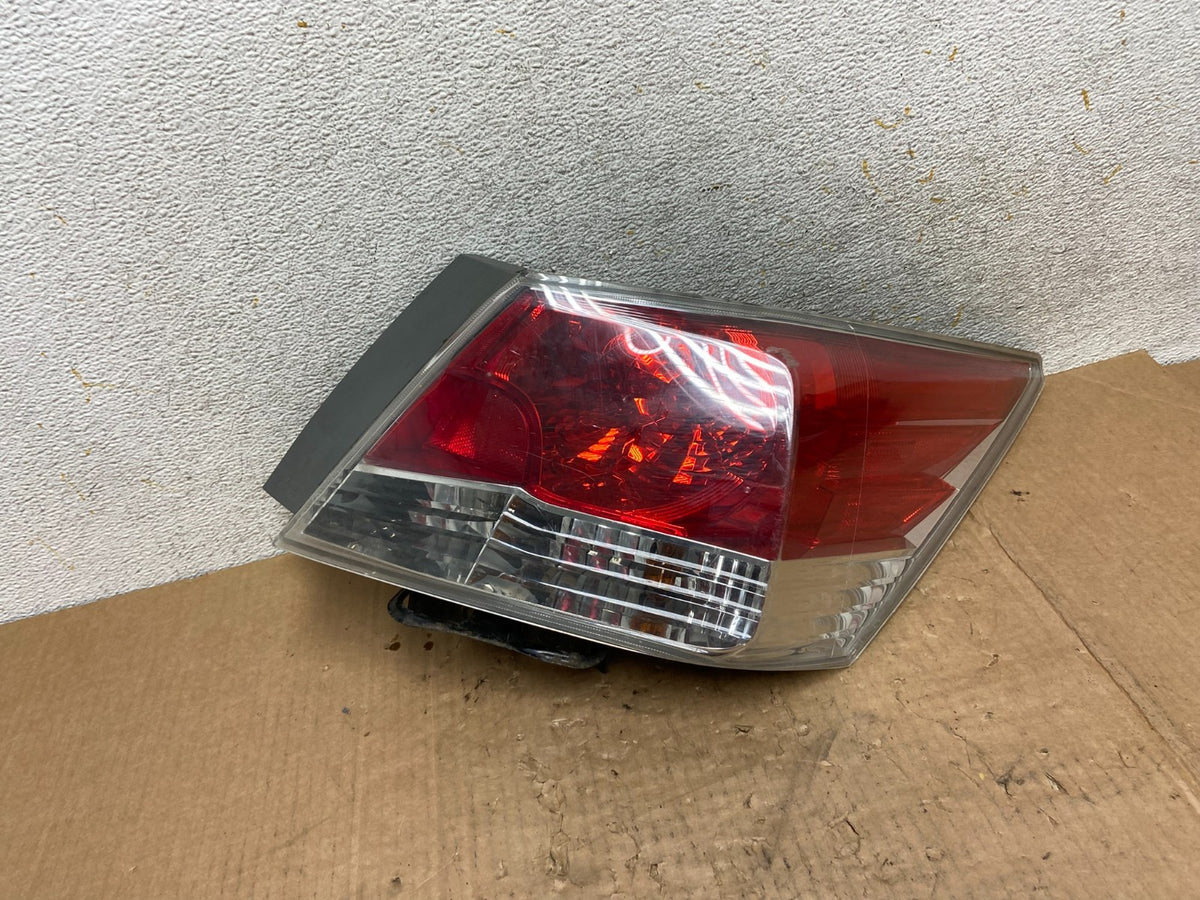 2008 to 2012 Honda Accord Sedan Tail light Right Passenger RH AI5434 LK0