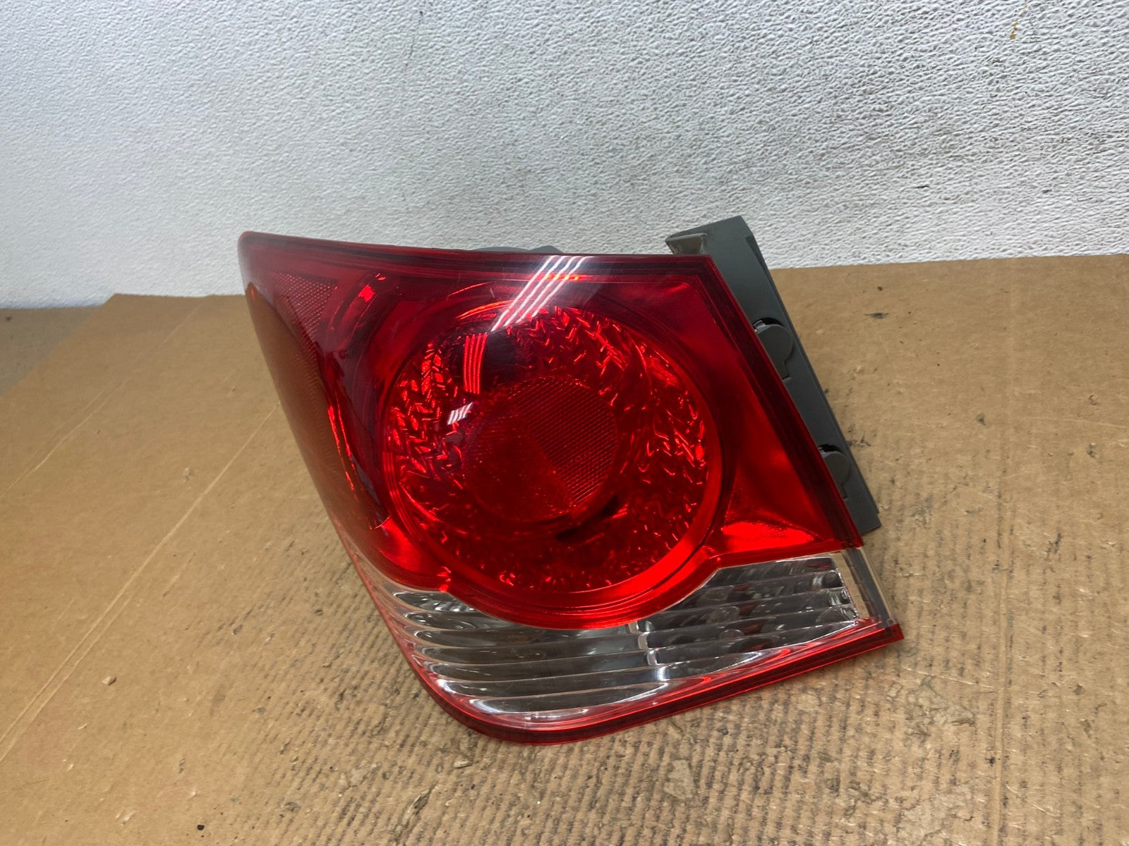 2011 2012 2013 2014 Chevrolet Cruze Left Driver LH Side Tail Light AE2865 LK1