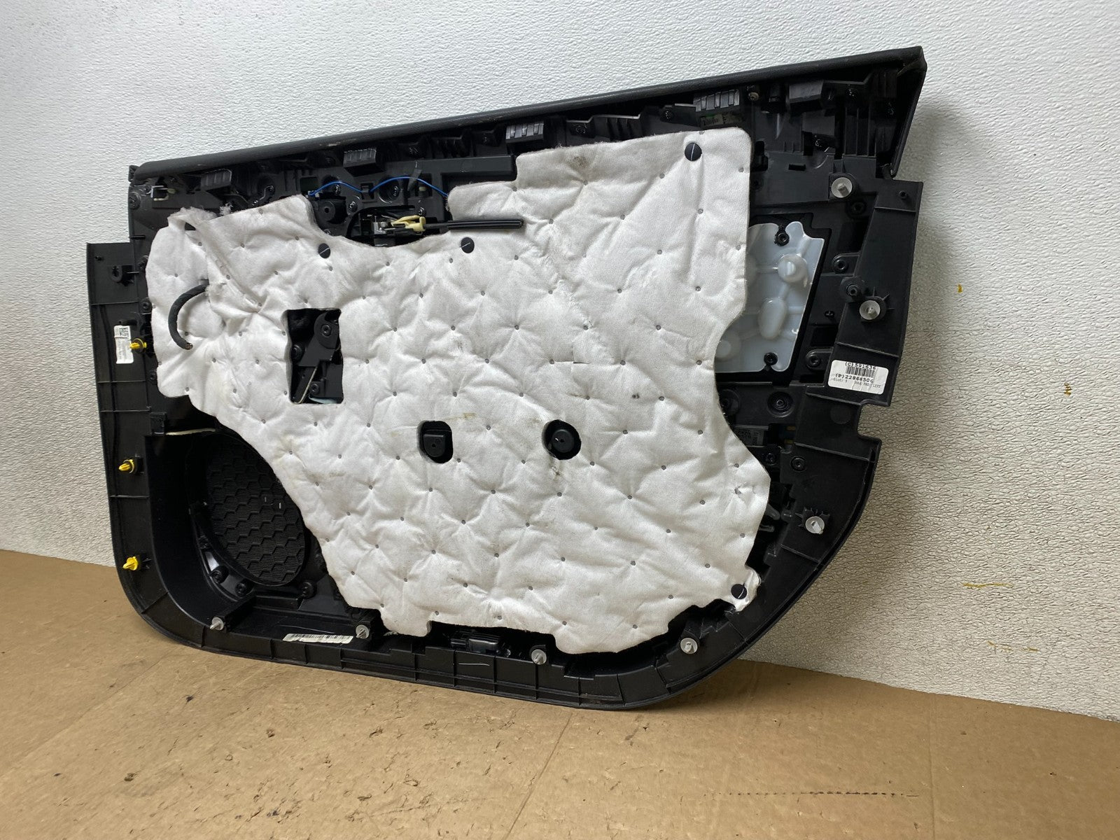 2013 to 2016 Cadillac XTS Left Driver LH Side Front Door Panel Cover w9208 DG7