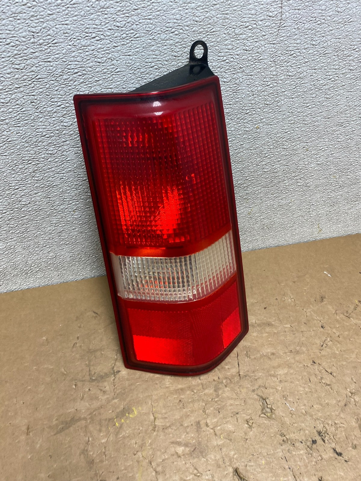 2003 2017 Chevrolet Express 1500 2500 3500 Right Passenger Tail Light V6100 DW2