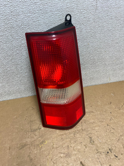 2003 2017 Chevrolet Express 1500 2500 3500 Right Passenger Tail Light V6100 DW2