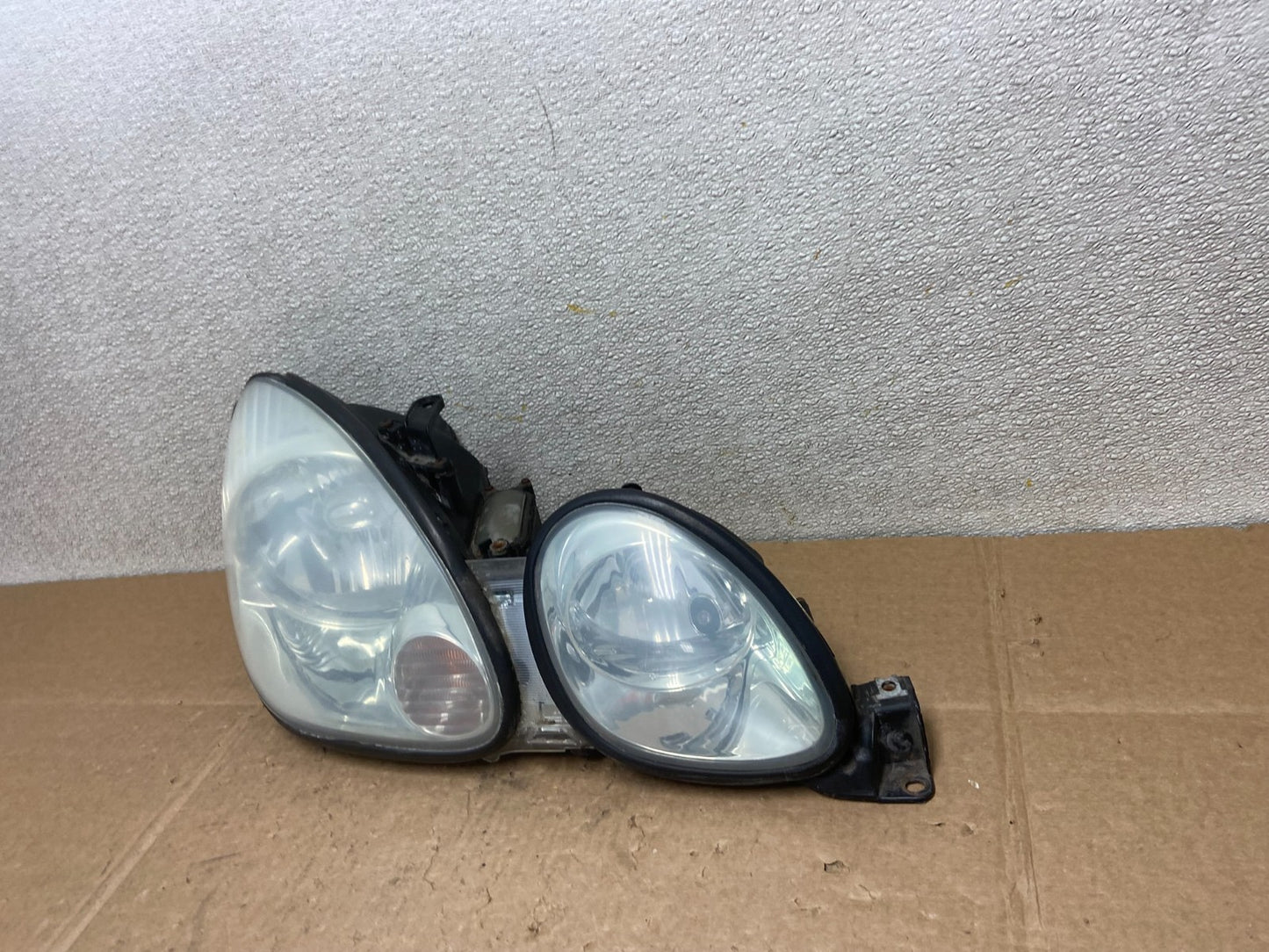 2001 to 2005 Lexus GS430 Gs300 Right Passenger Headlight Halogen Y8800 DW1