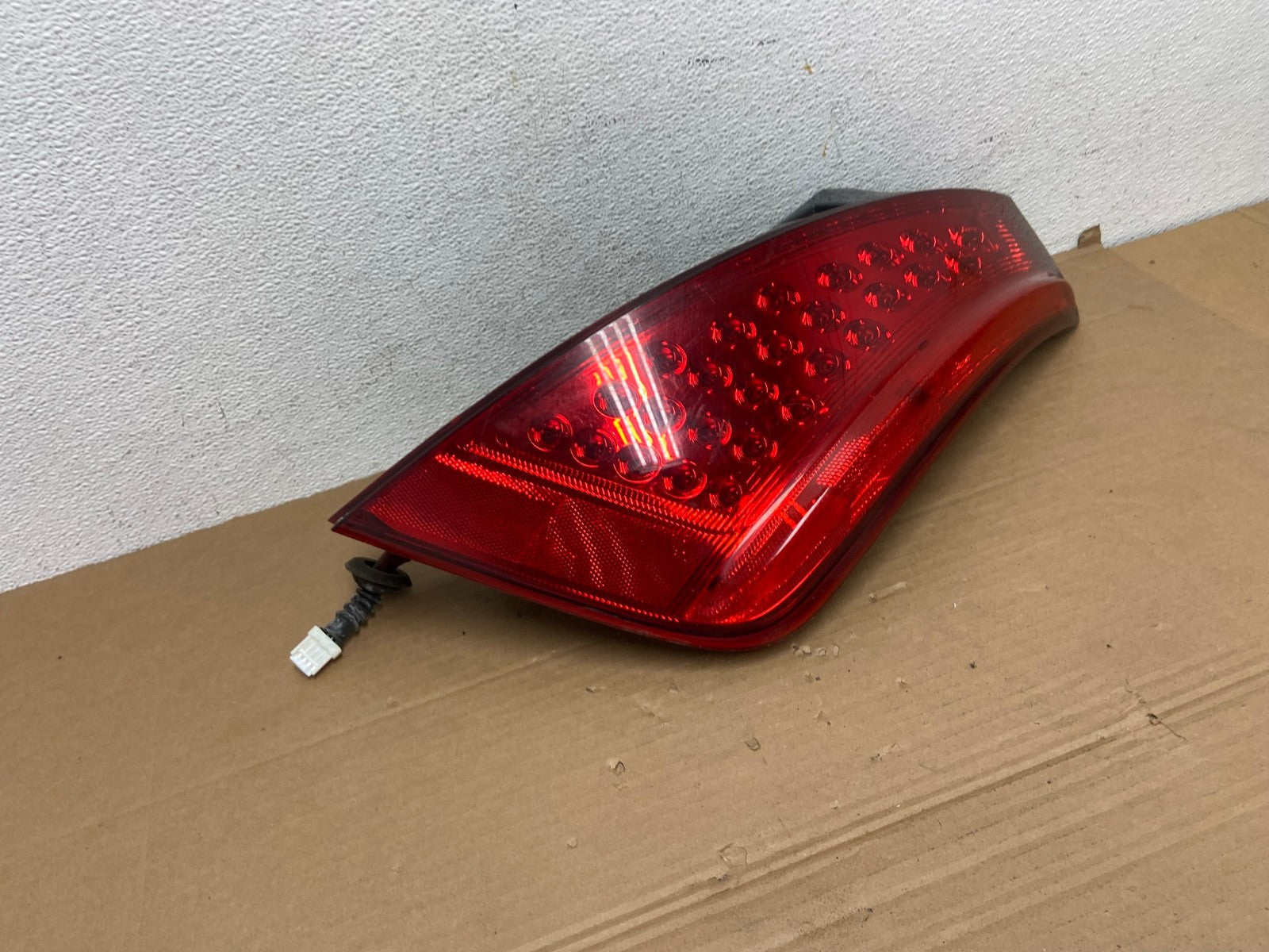2006 to 2007 Nissan Murano Right Passenger Rh Side Tail Light AD4153 LK2