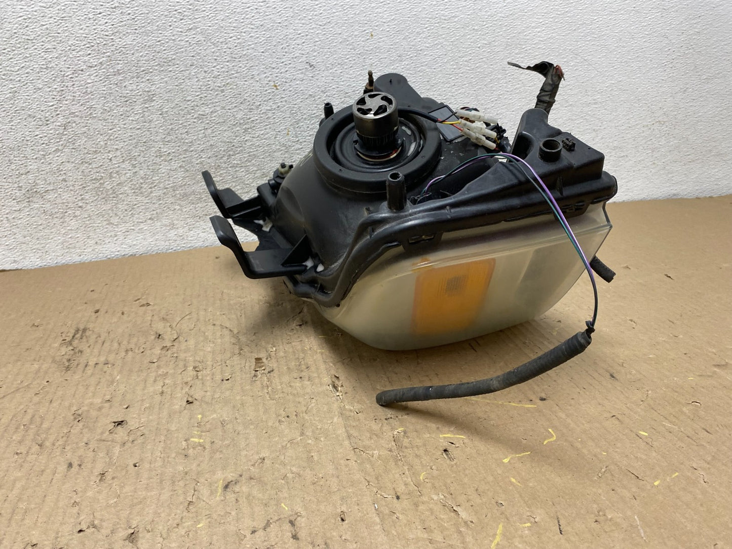 2007 - 2014 Ford Expedition Left Driver LH Side Headlight Halogen AG8070 DW7