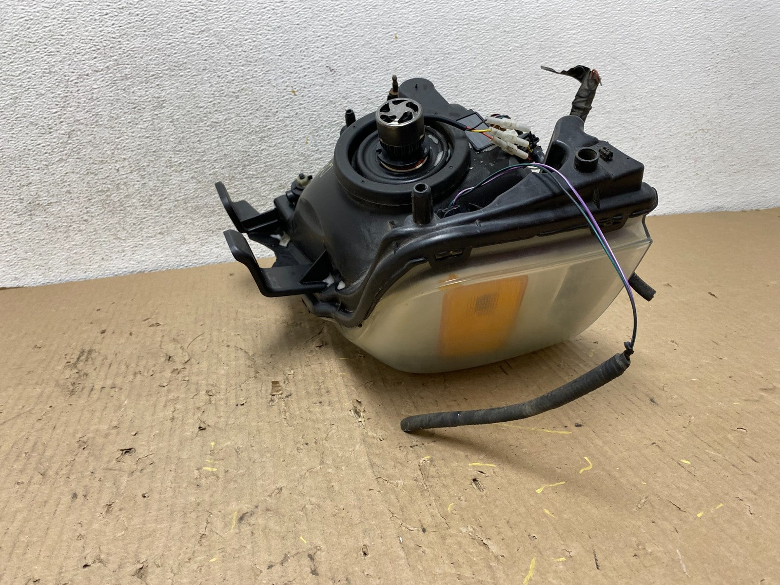 2007 - 2014 Ford Expedition Left Driver LH Side Headlight Halogen AG8070 DW7