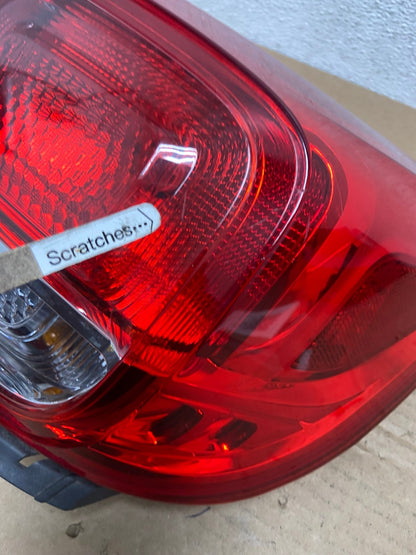 No Led Trim 2013-2015 Chevrolet Malibu Right Passenger Side Tail Light AC3935 LK3