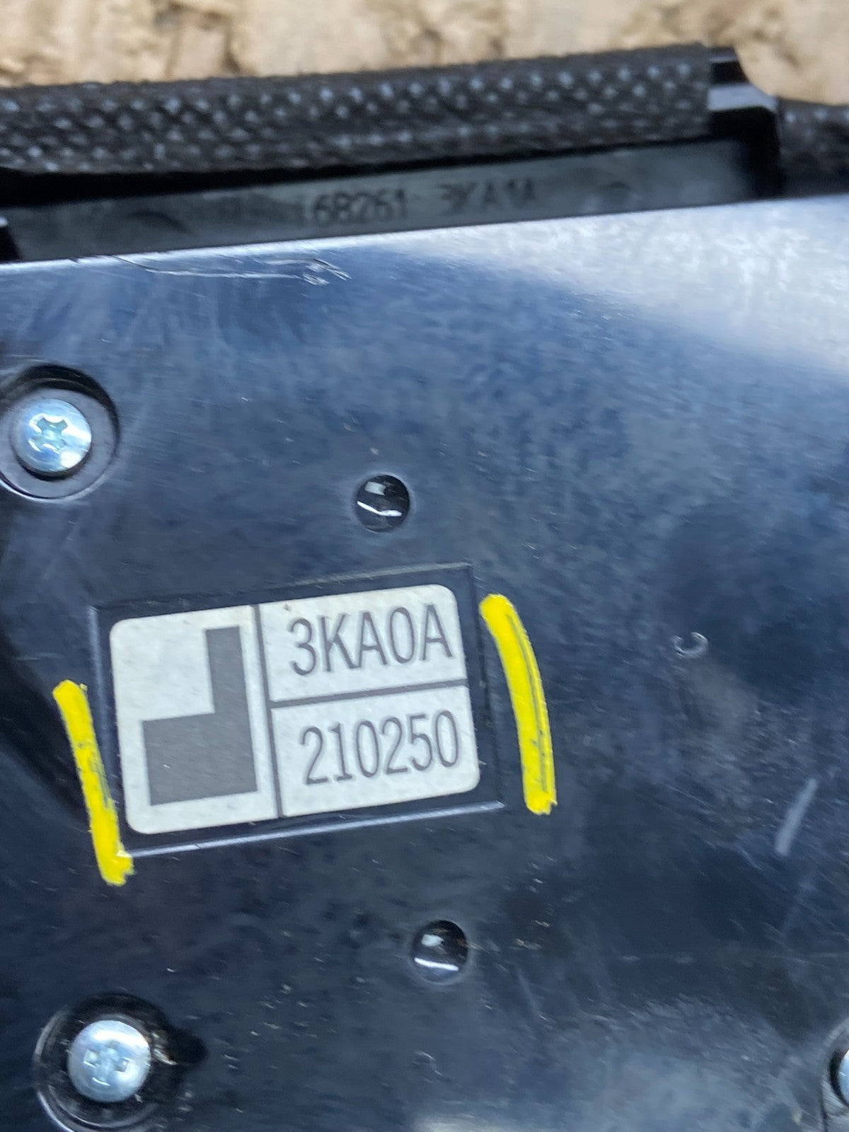 2013 to 2015 Nissan Pathfinder Information Display Control OEM  w0057 DG6