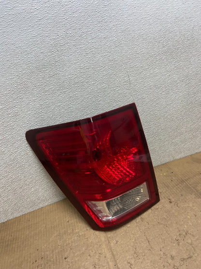 2007 to 2010 Jeep Grand Cherokee Left Driver Lh Tail Light Oem AA7132 DW2