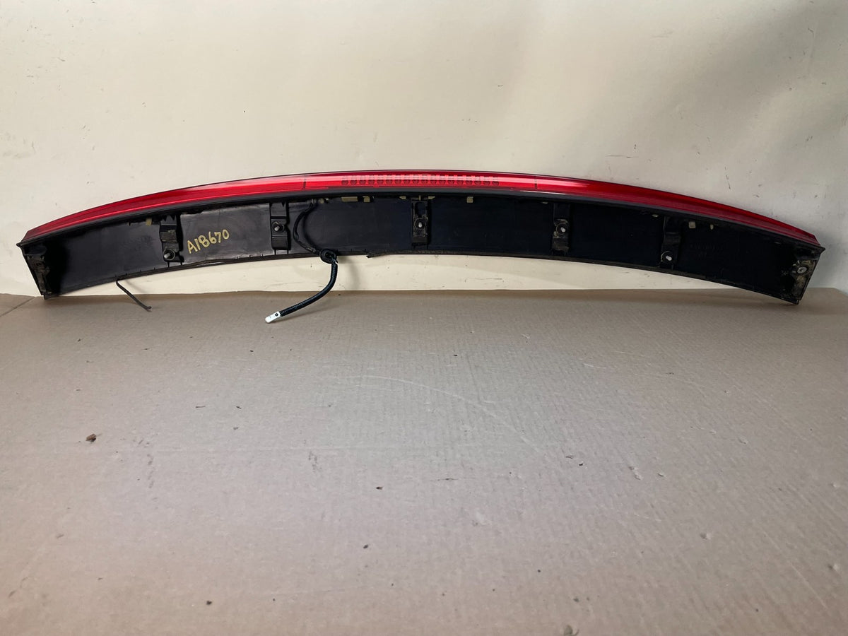 2010-2011 Honda Insight Rear Tailgate Spoiler 3rd Third Brake Light OE AI8671 DG3