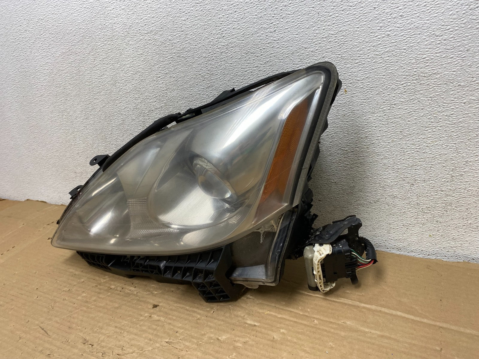 2006 to 2010 Lexus IS250 IS350 Left Driver LH Side Headlight Halogen AG8235 DW2