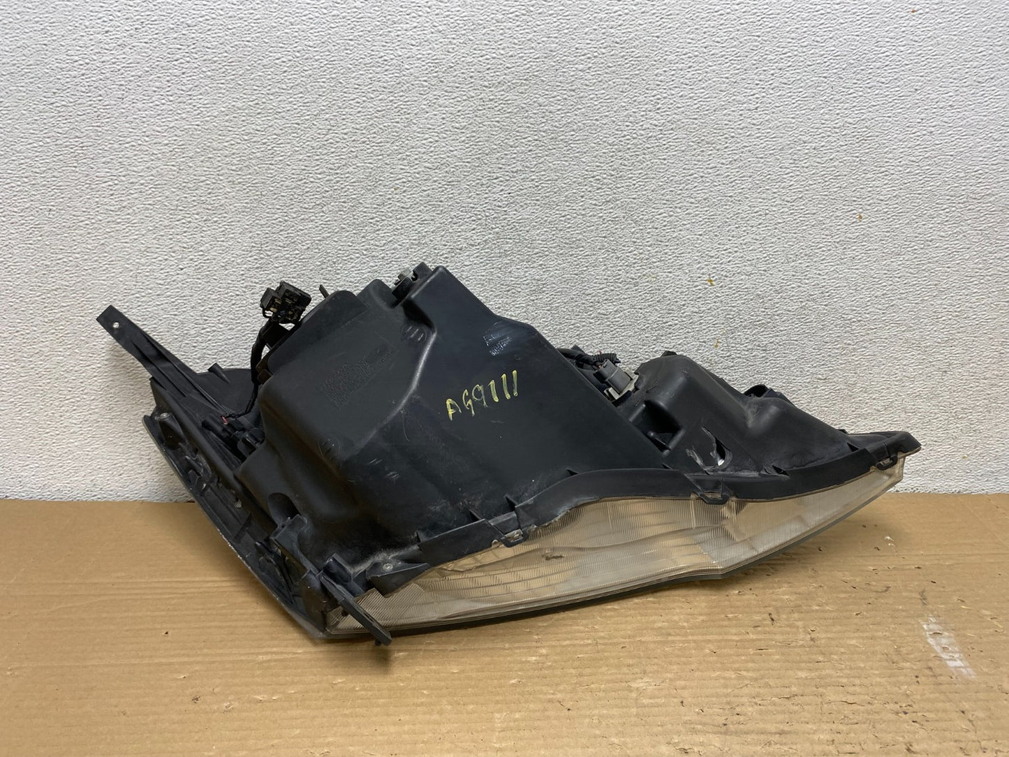 2007 to 2011 Honda CR-V Crv Left Driver LH Side Headlight Halogen AG9111 DW8