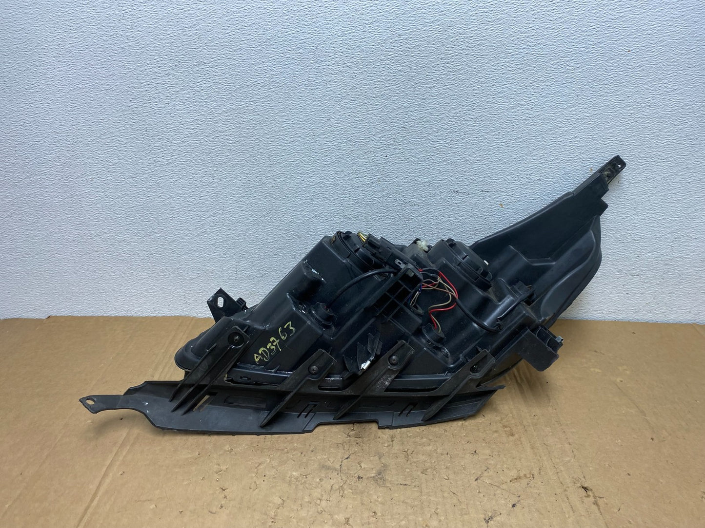 2013 - 2015 Chevrolet Malibu Projector Headlight Right Passenger AD3763 DW8