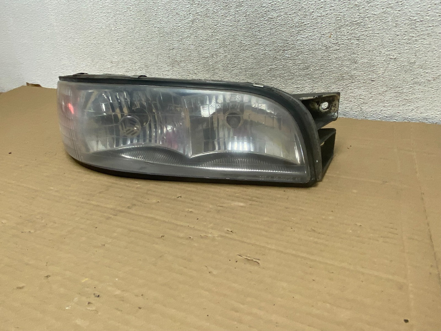 1997 to 1999 Buick Lesabre Right Passenger RH Side Halogen Headlight AG8866 DW2