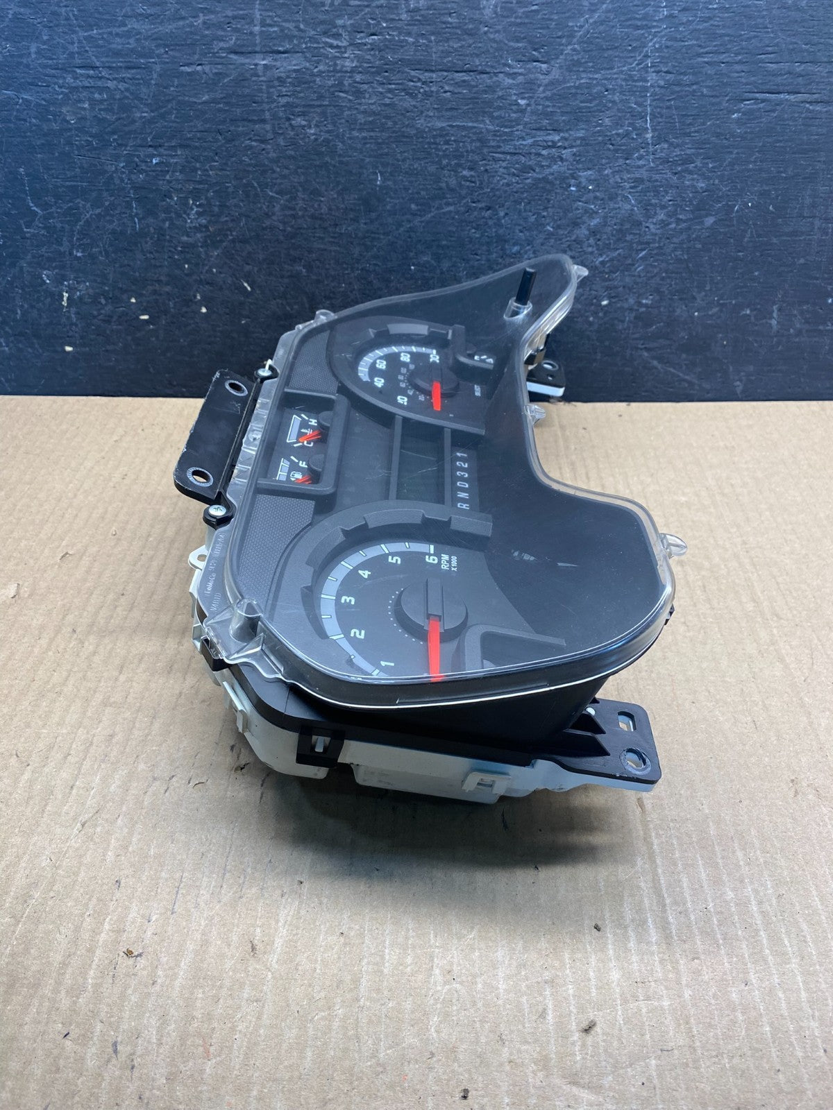 2014 2015 Ford E150 E250 E350 VAN Gauge Speedometer Cluster AG3953 DW1