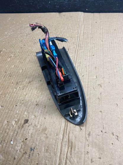 2002-2005 Chevrolet Trailblazer Left Driver Window Control Switch AE4042 DG4
