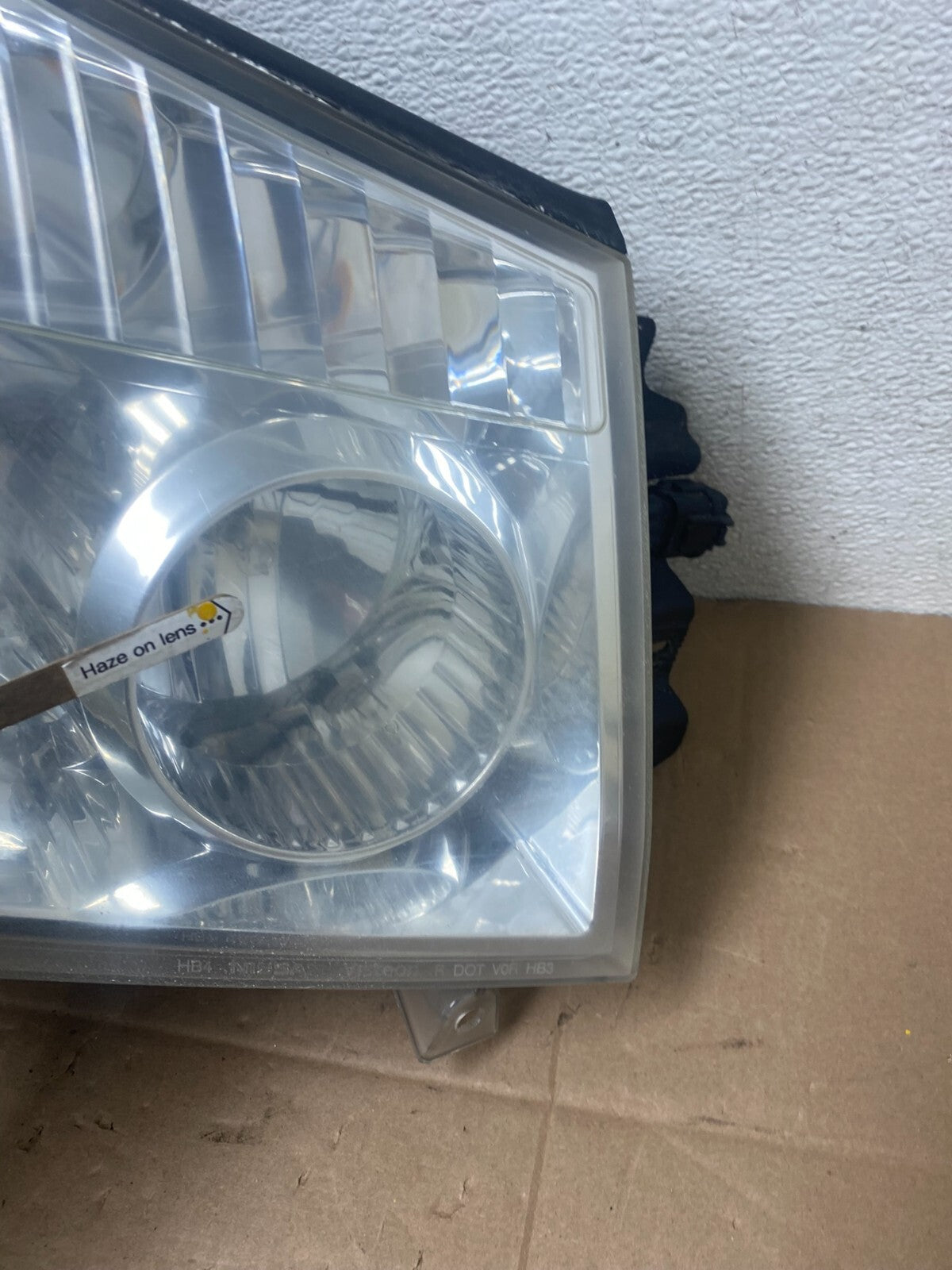 2004 to 2007 Nissan Armada Left+Right Side Set Headlights Oem M4135 DW11
