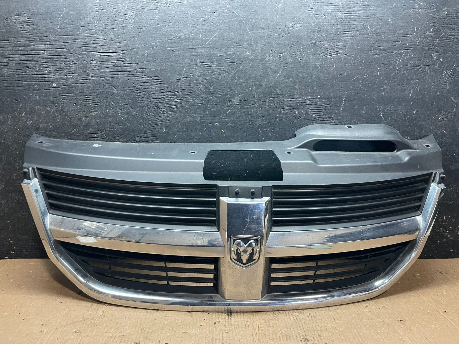 2009 to 2010 Dodge Journey Chrome Front Upper Grill Grille OEM z5960  DG0