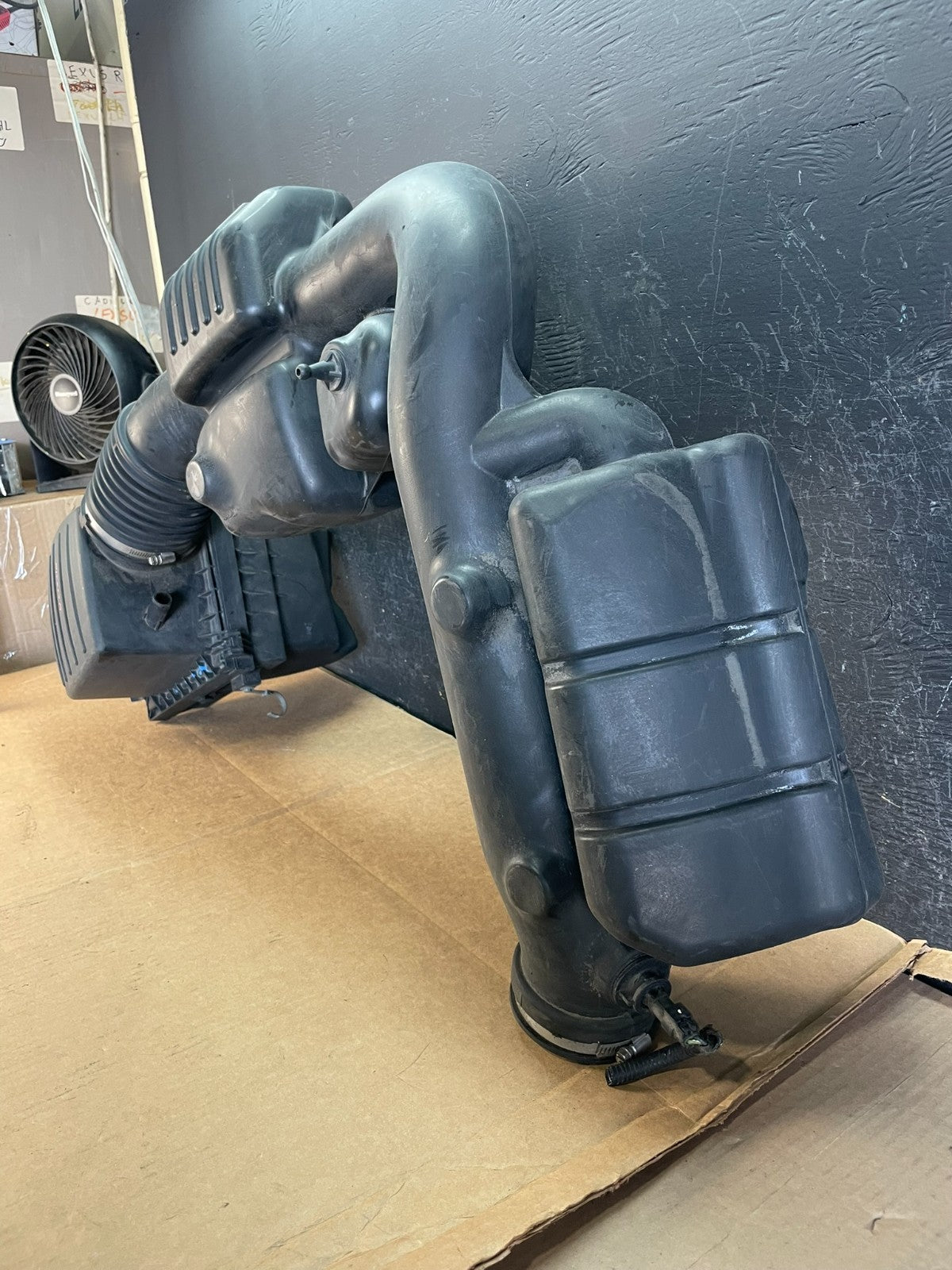 2011 - 2013 Dodge Durango 3.6L Resonator Air Intake Tube AE0897 DG1